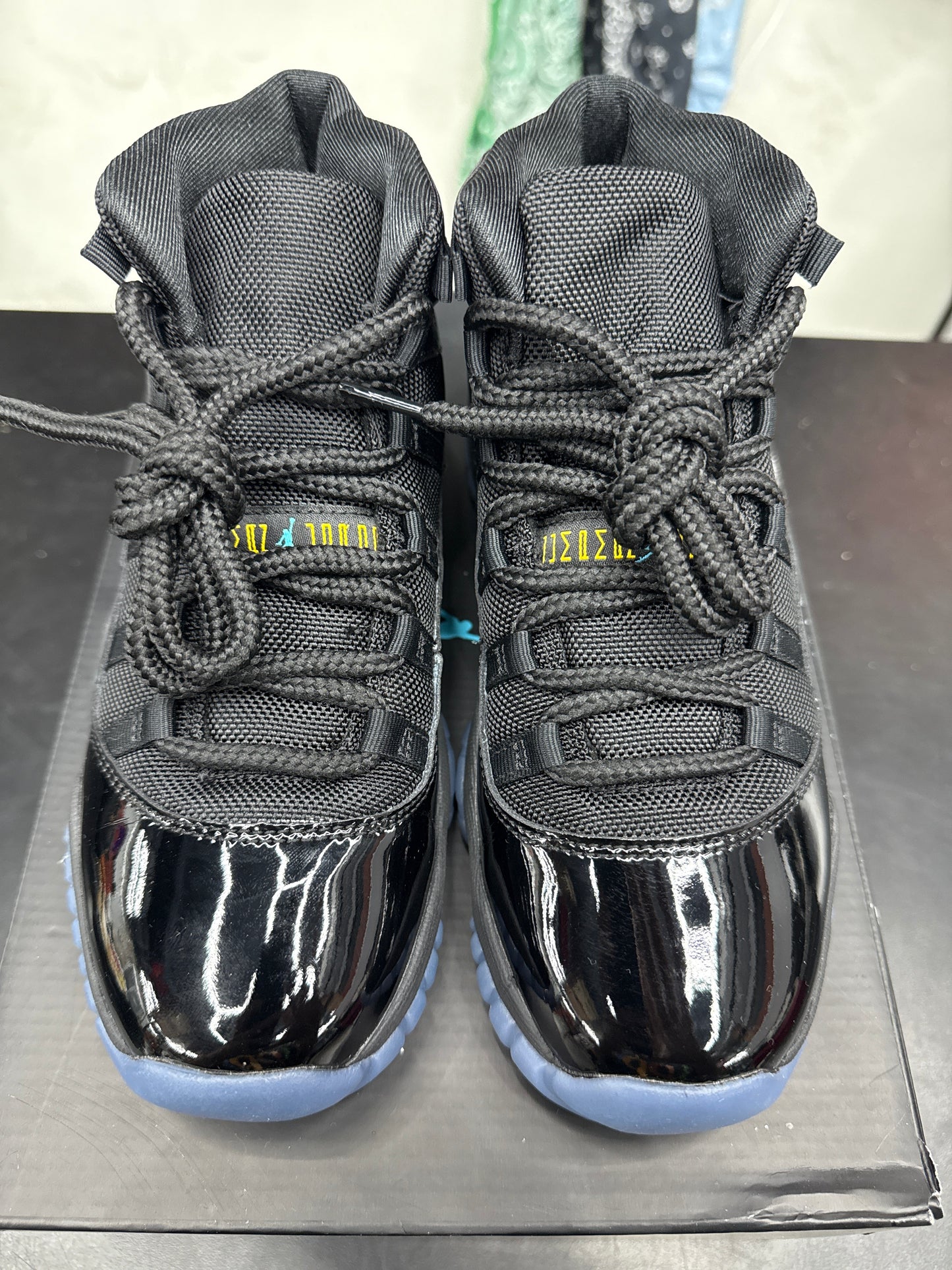 AJ11 Gamma Blue (U) - 5.5Y (2)