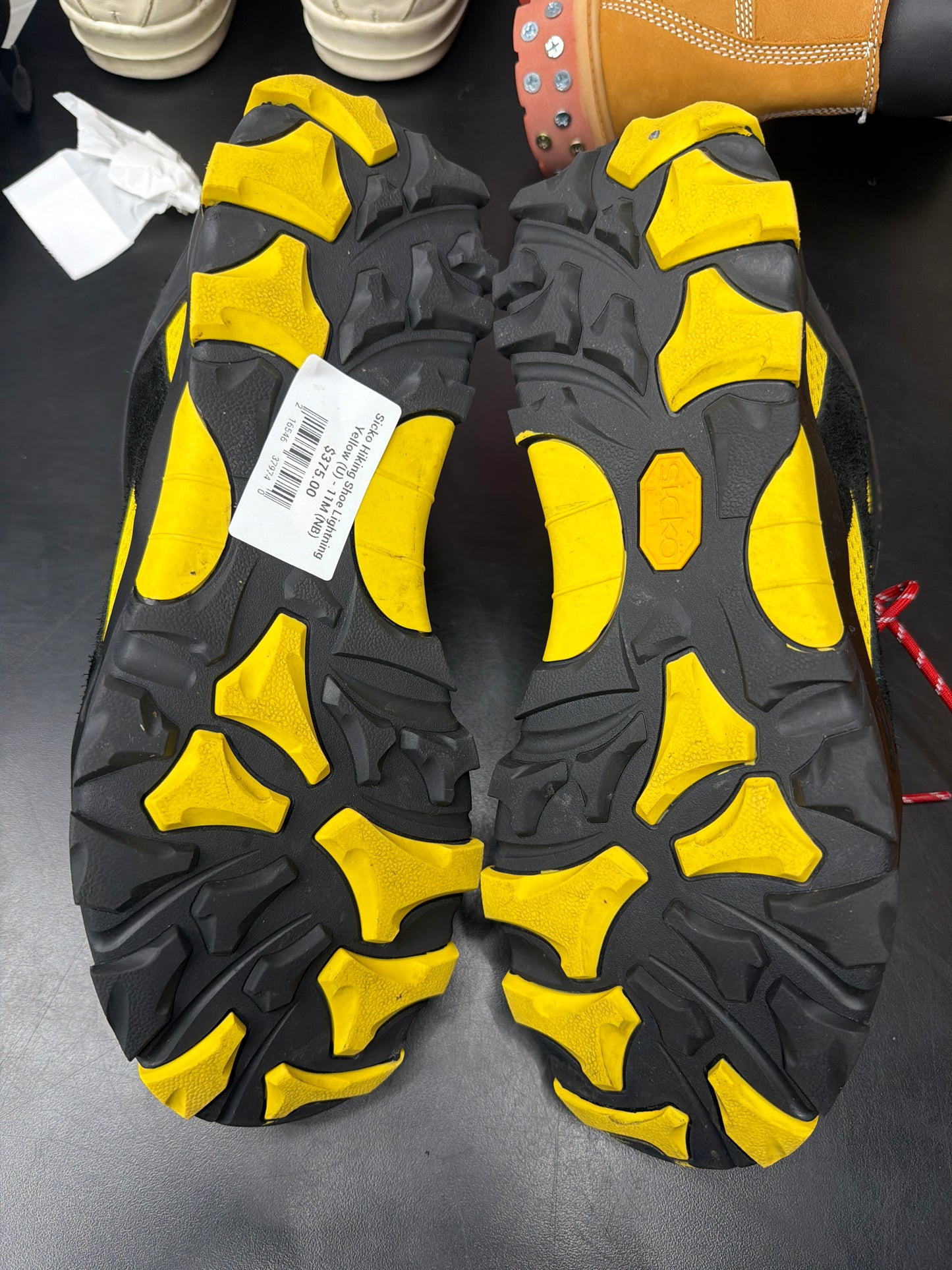 Sicko Hiking Shoe Lightning Yellow (U) - 11M (NB)