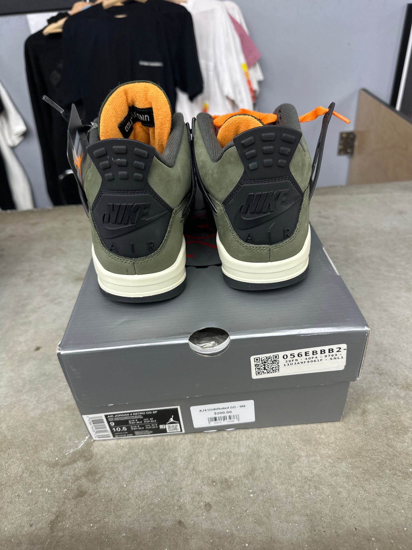 AJ4 Undefeated (U) - 9M