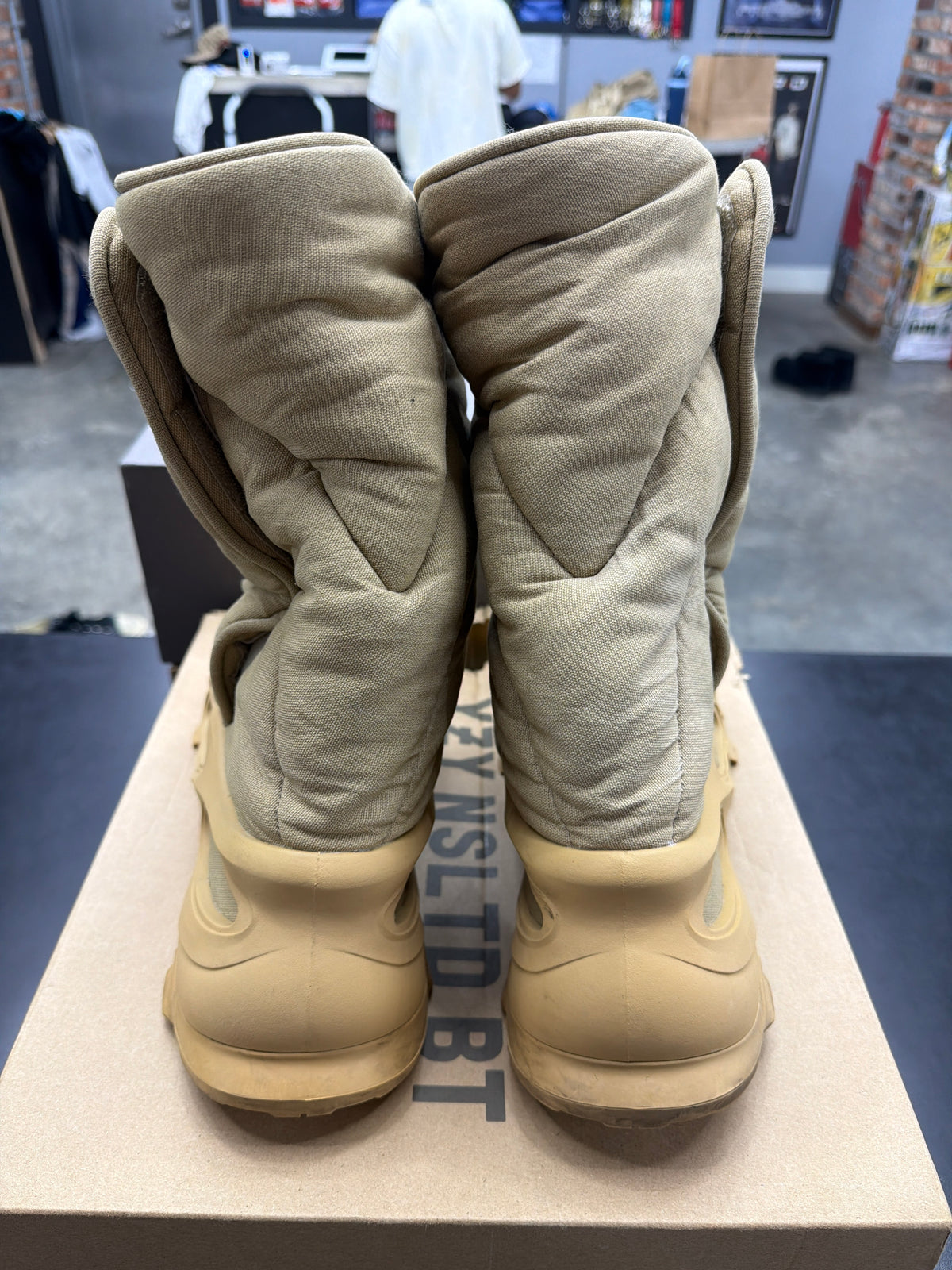 Yeezy NSLTD Boot (U) - 10M**