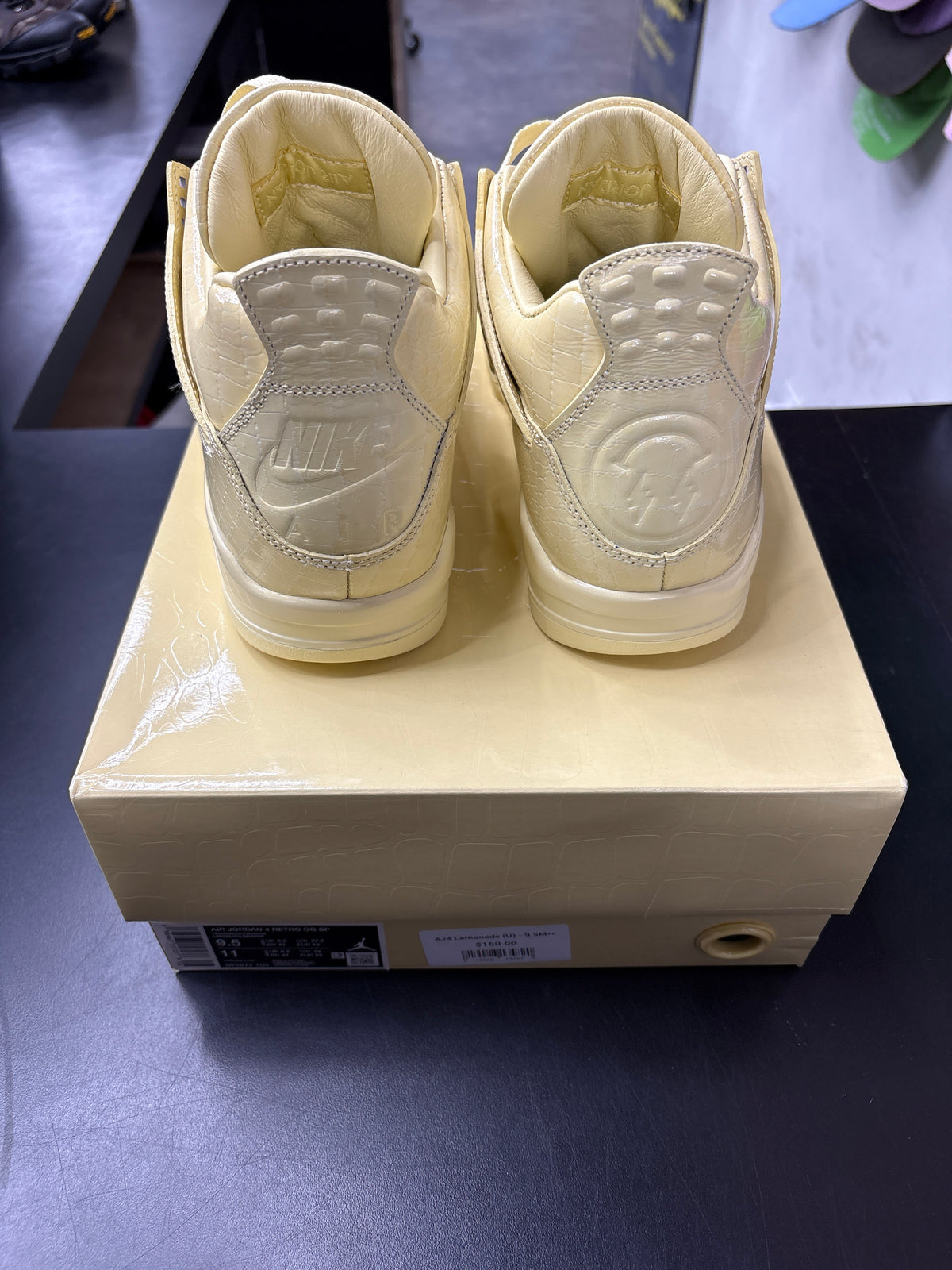 AJ4 Lemonade (U) - 9.5M**