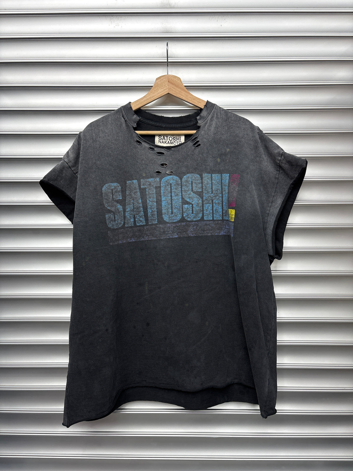 Satoshi Cutoff Bold Font Tee - XL**