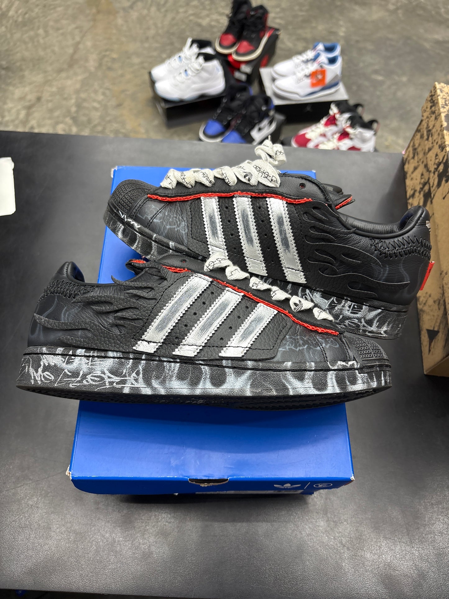 Adidas Superstar Hellstar Black (U) - 8.5M**