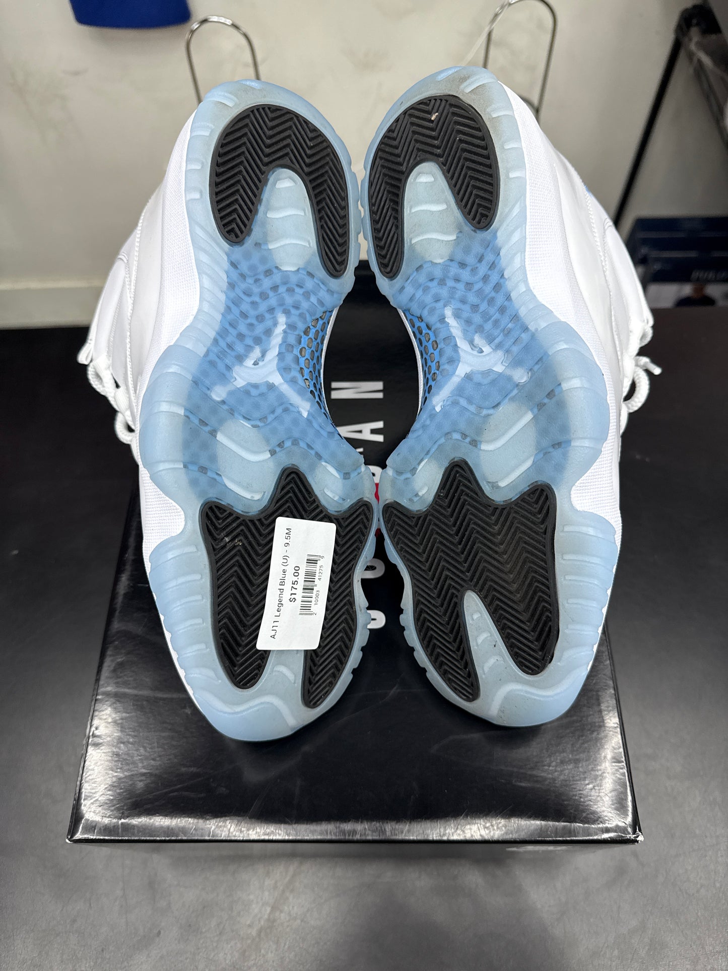 AJ11 Legend Blue (U) - 9.5M