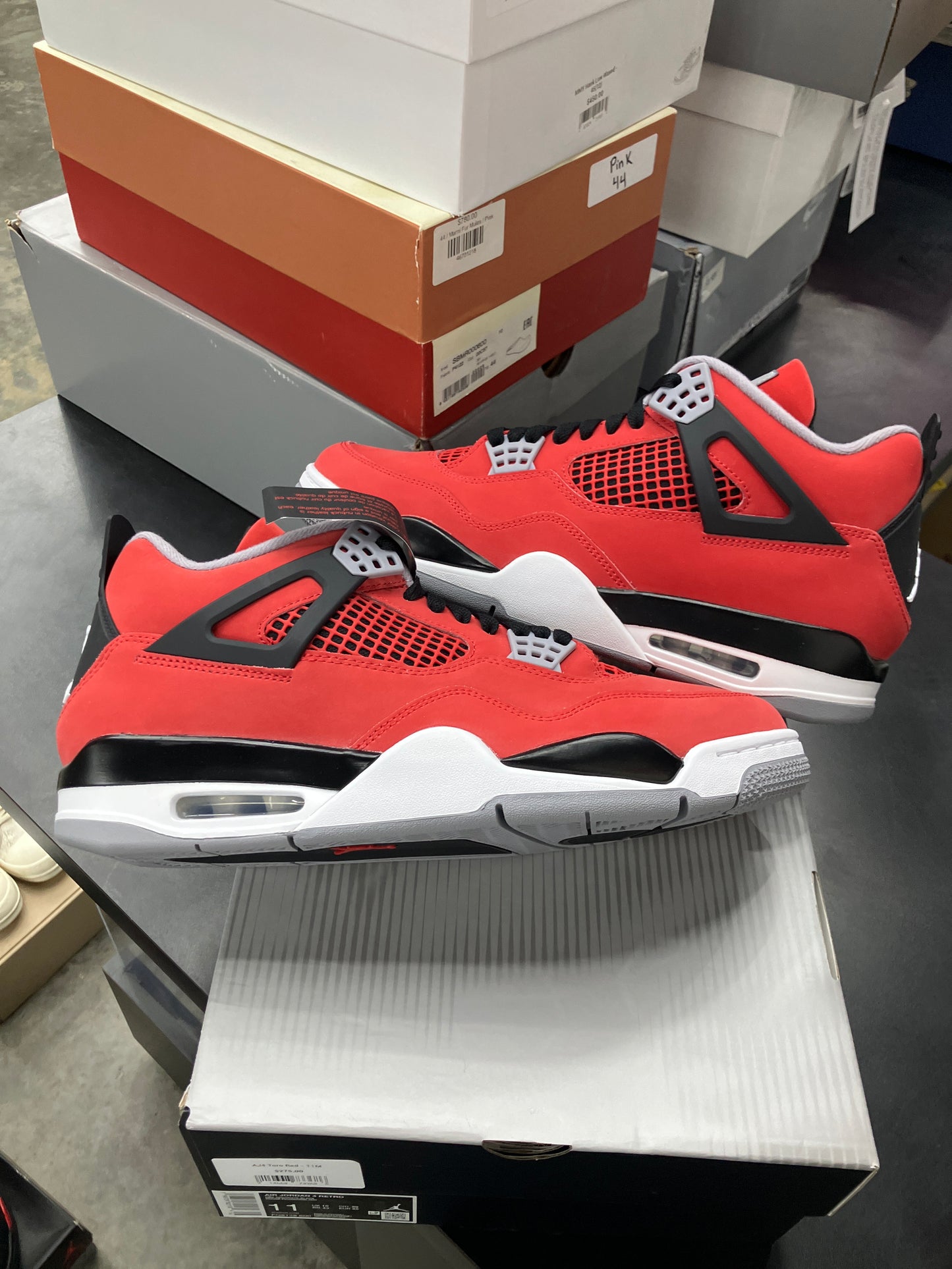 AJ4 Toro Bravo - 11M