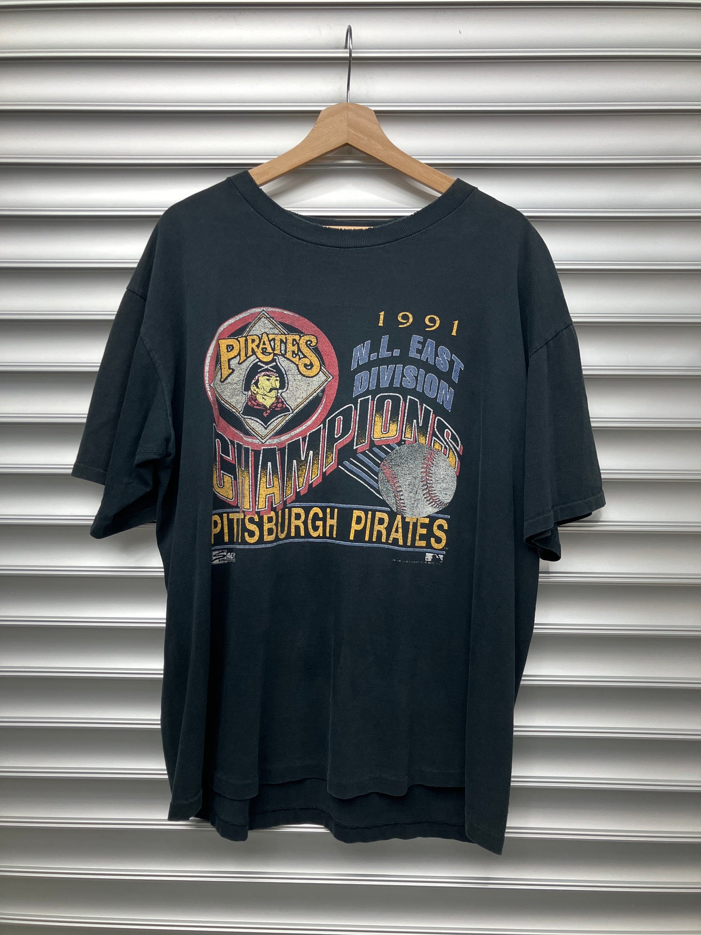 Vintage Pirates Tee - XL*