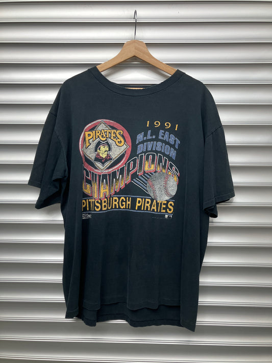 Vintage Pirates Tee - XL*