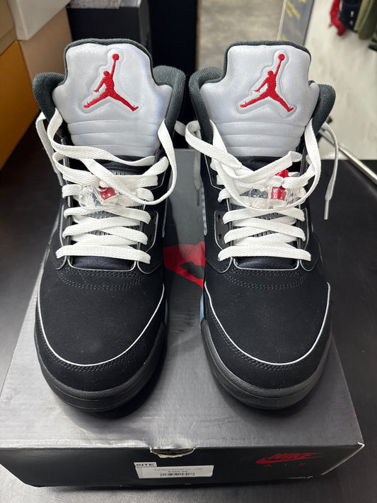 AJ5 Black Metallic (U) - 11M
