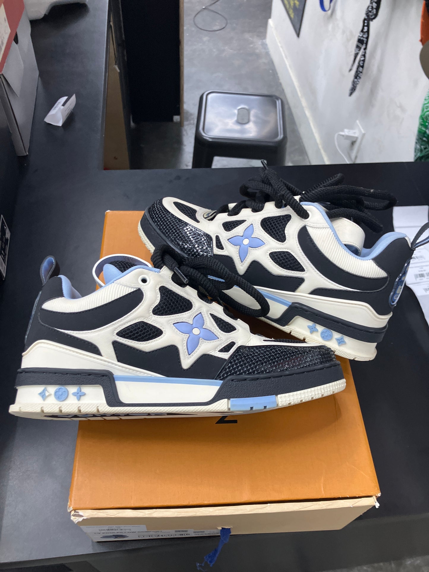 Louis Vuitton SK8 Baby Blue/Black (U) - 8M