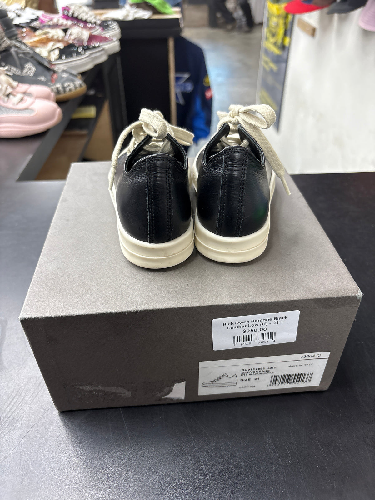 Rick Owen Ramone Black Leather Low (U) - 21**