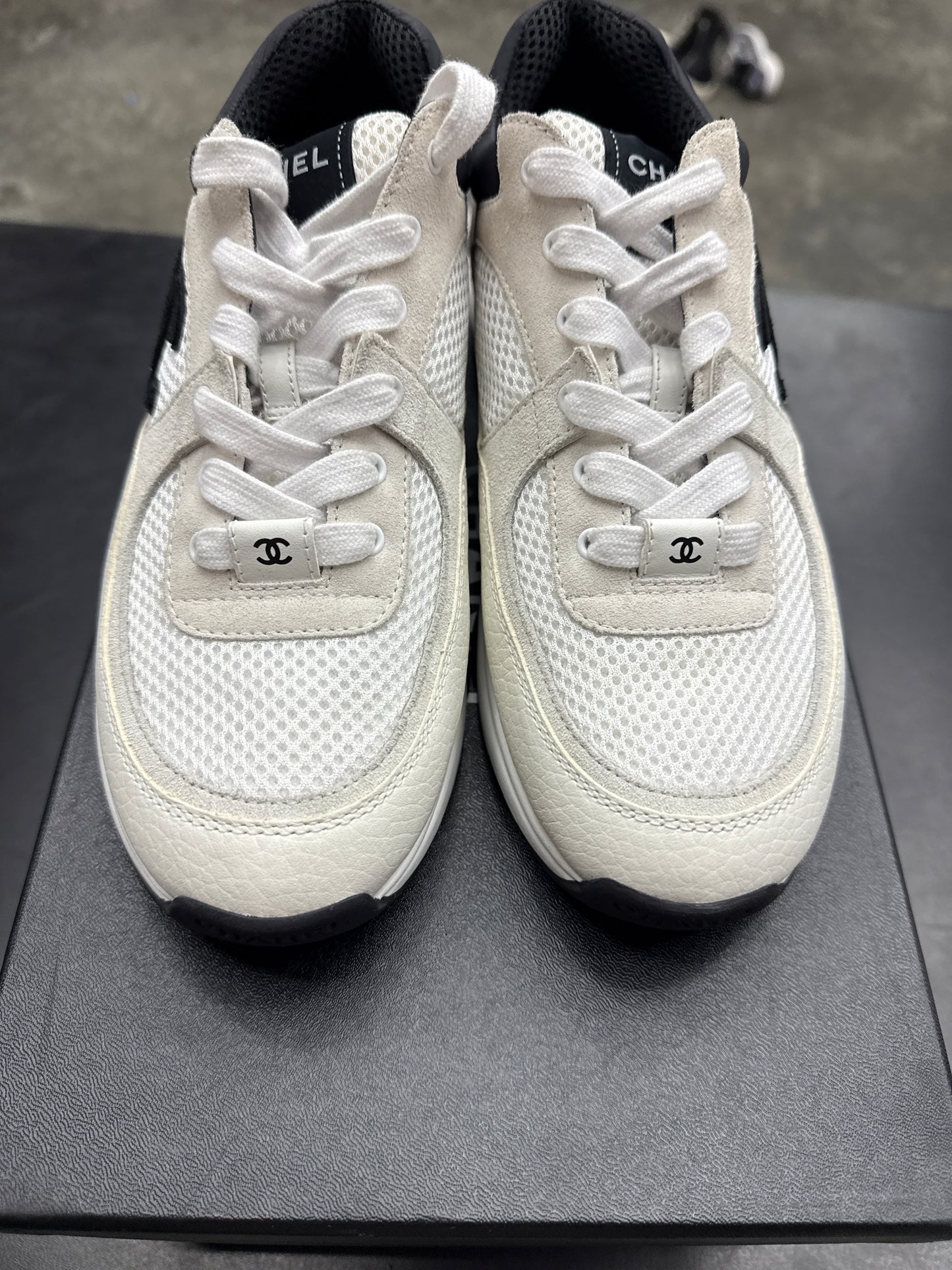Chanel Trainer White/Black (U) - 38