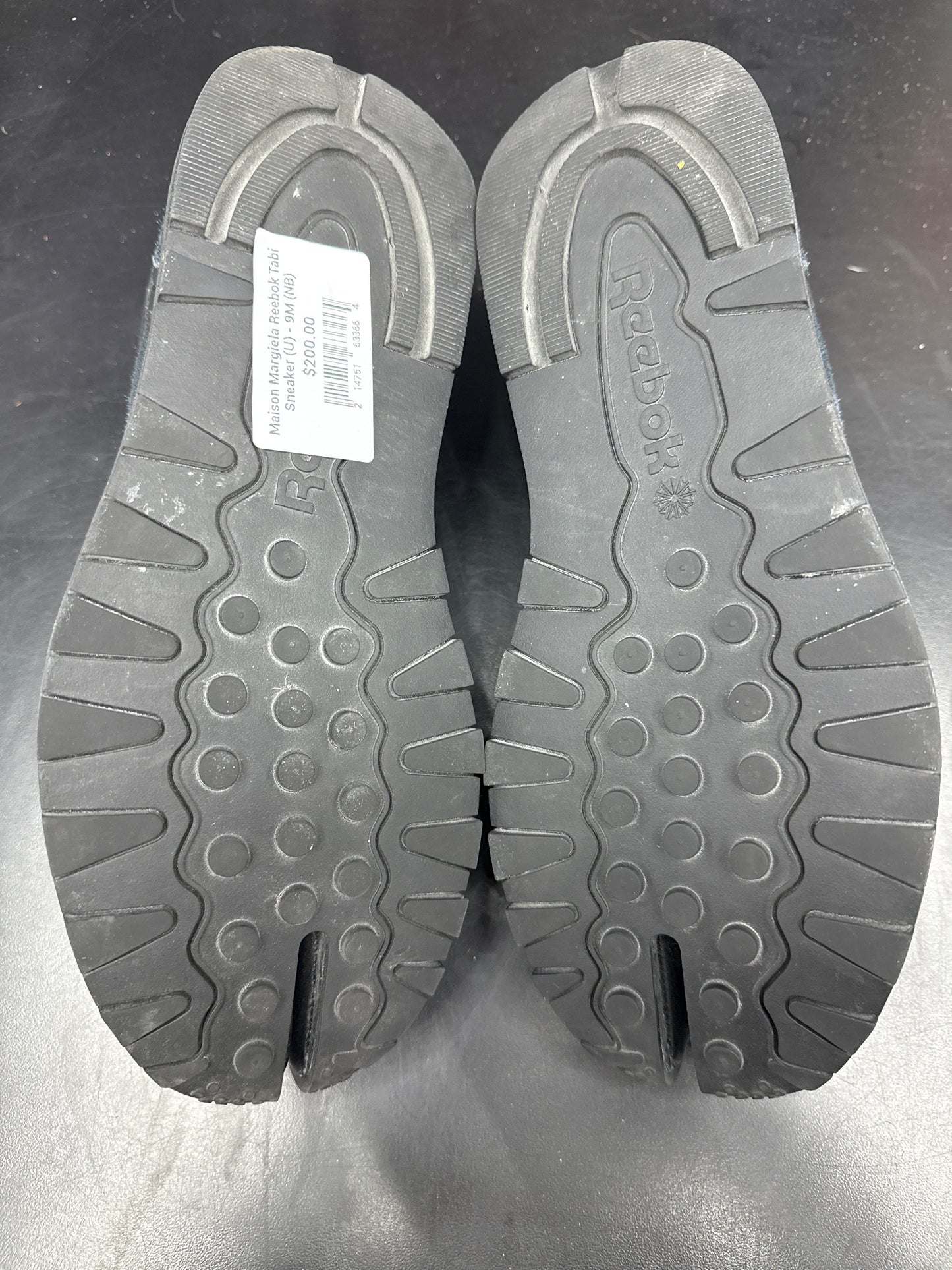 Maison Margiela Reebok Tabi Sneaker (U) - 9M (NB)