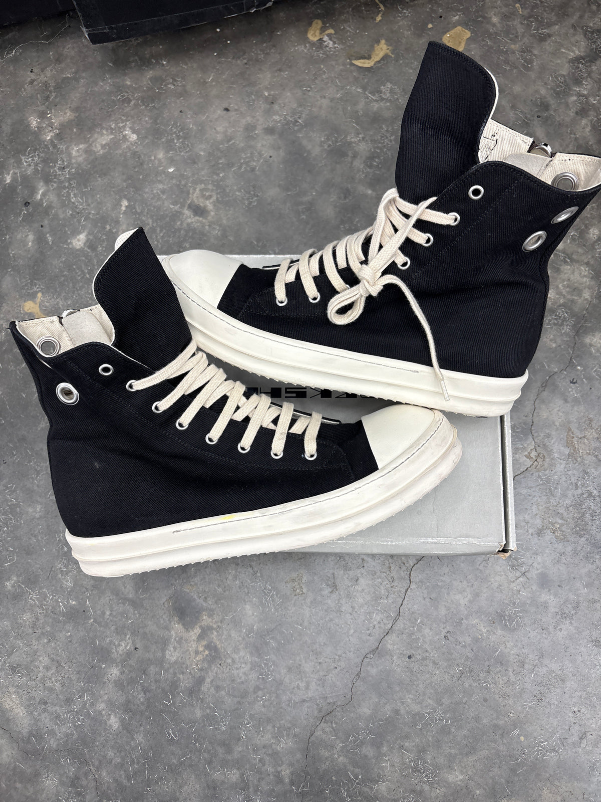 Rick Owens DRKSHDW Ramone High Top (U) - 45(12)**