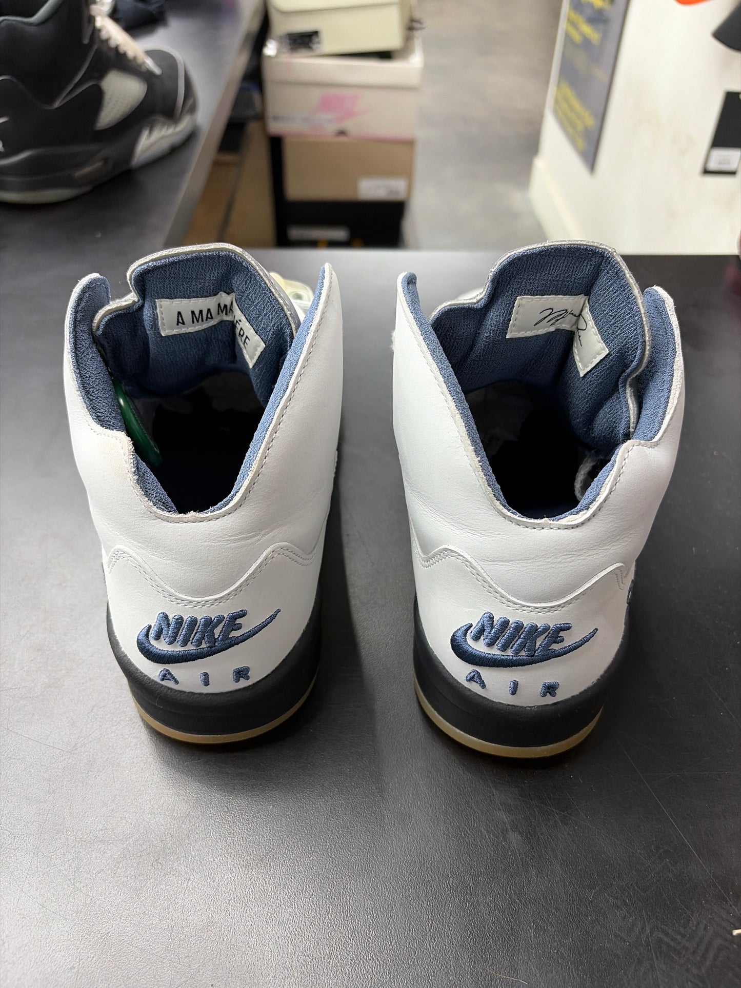 AJ5 A Ma Maniere Dawn (U) - 10.5W (NB)
