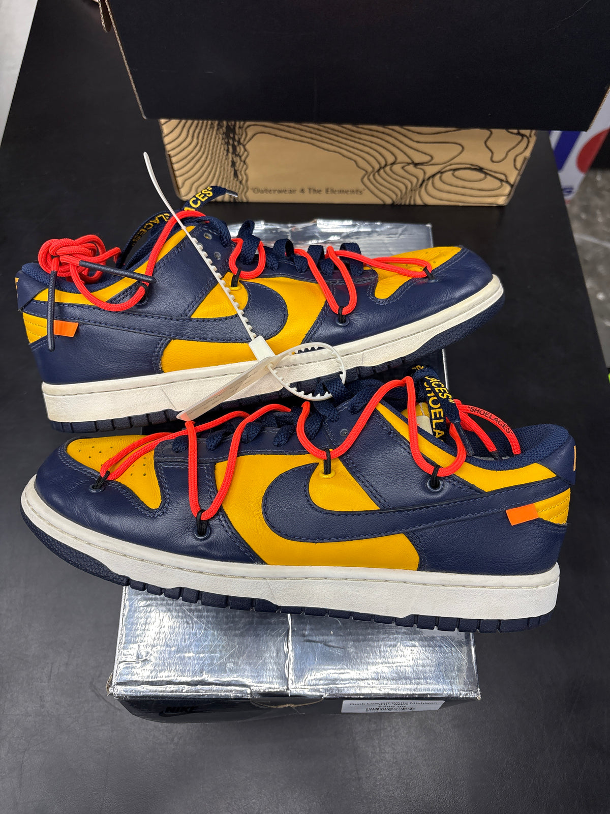 Dunk Low Off White Michigan (U) - 9M**