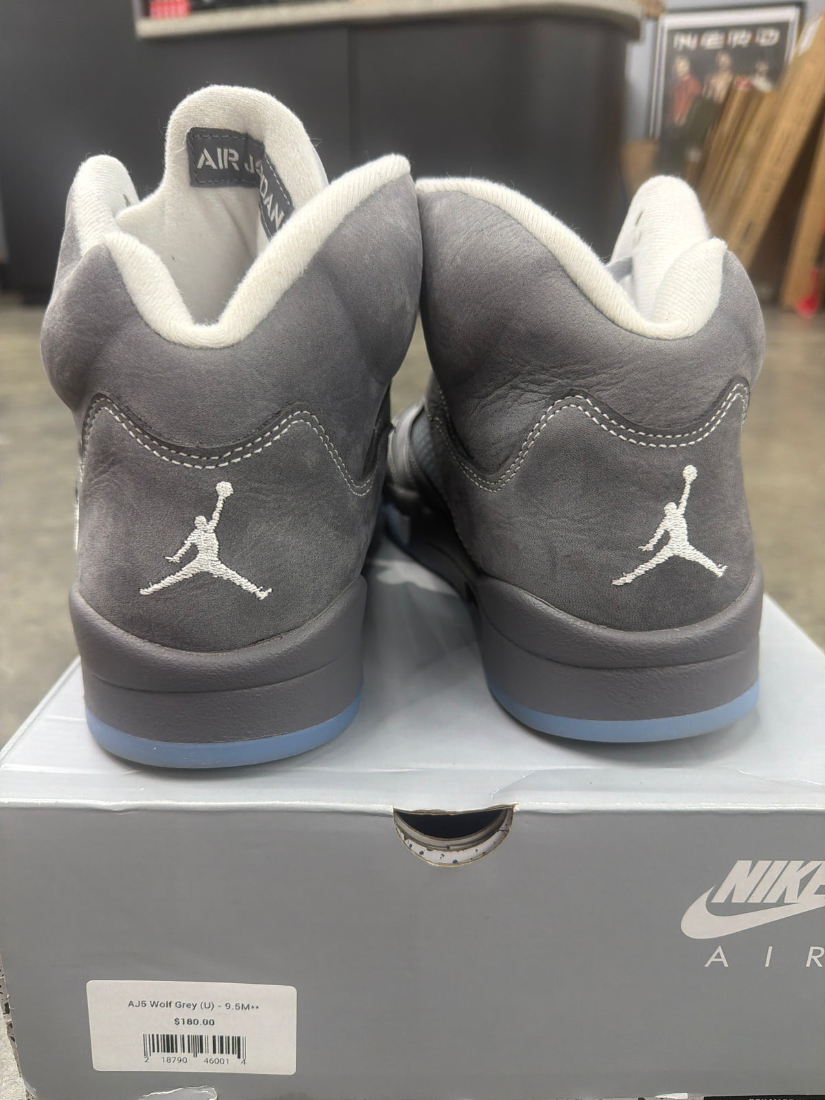 AJ5 Wolf Grey (U) - 9.5M**