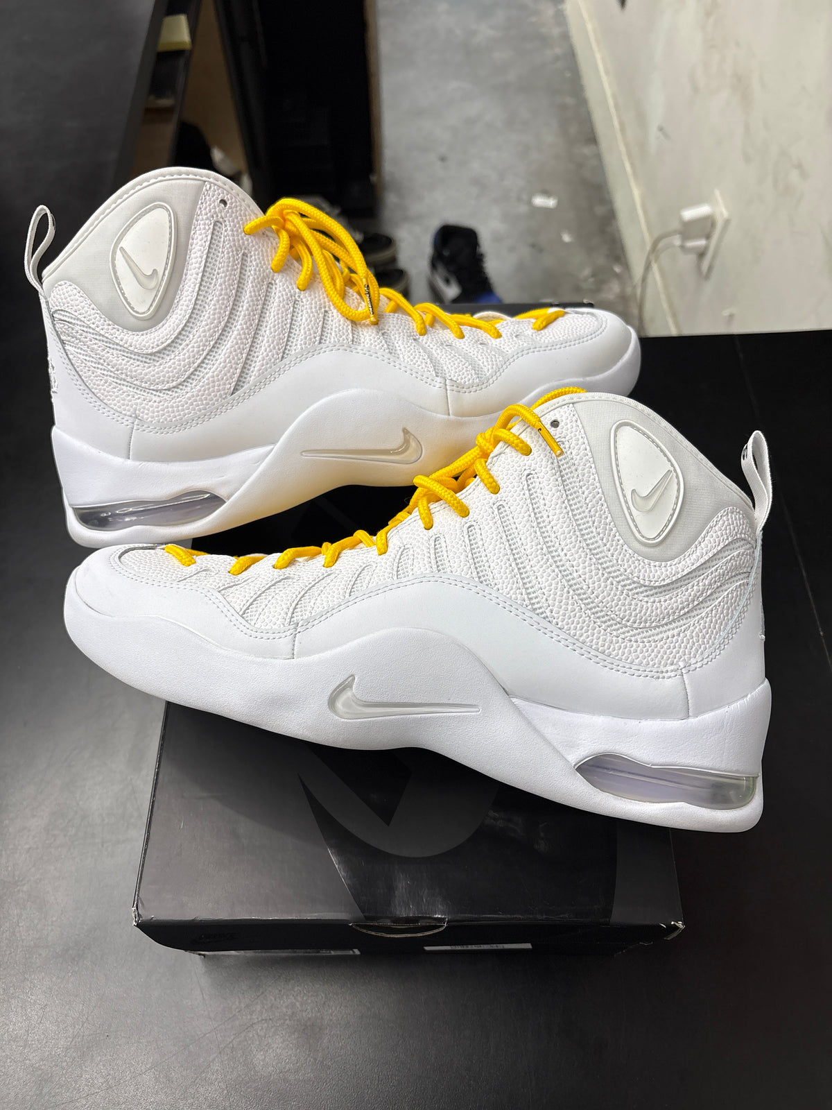 Nike Air Bakin Supreme White (U) - 11.5M**