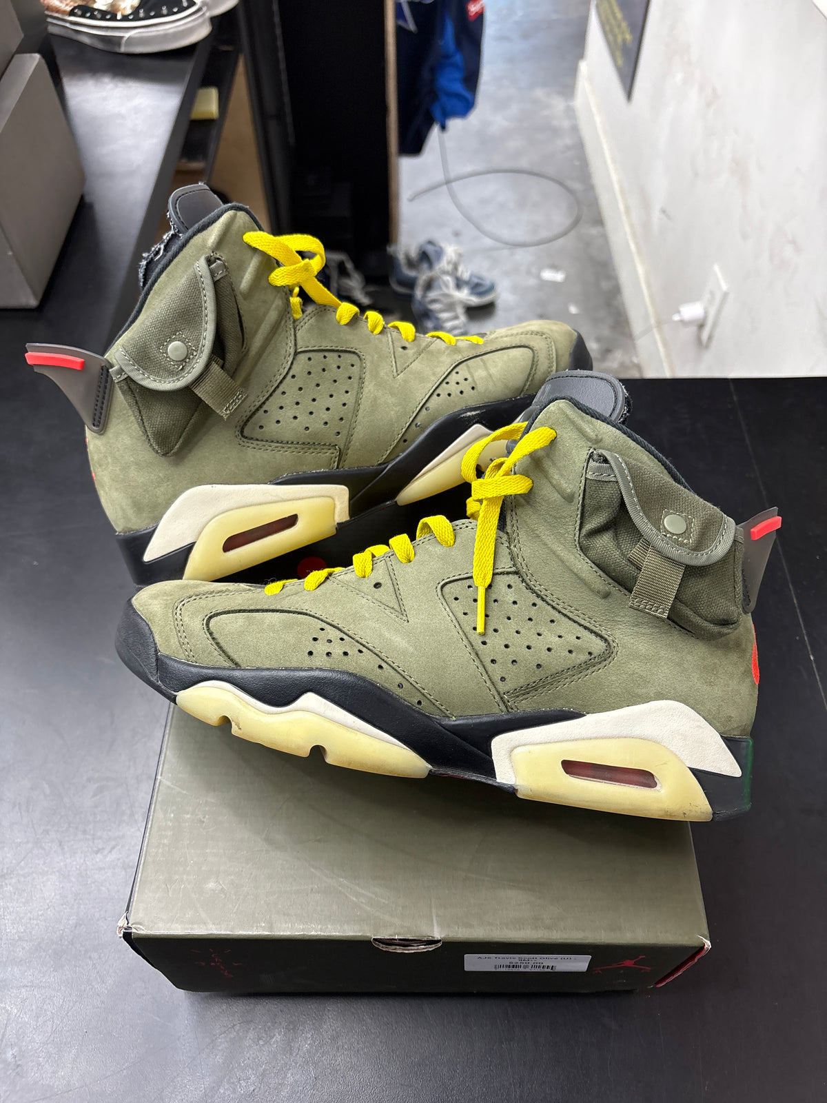 AJ6 Travis Scott Olive (U) - 9M**