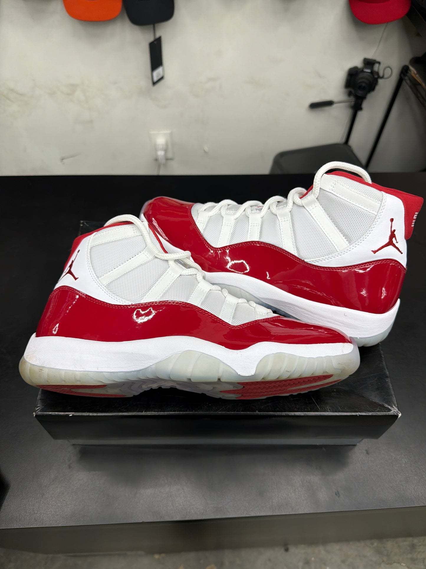 AJ11 Cherry (U) - 11M