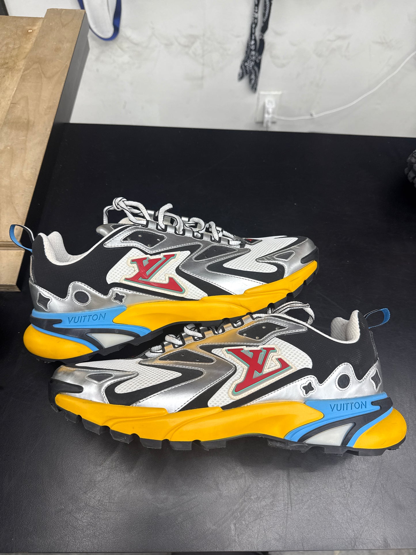 Louis Vuitton Tactic Runner White Multi Color (U) - 12M (NB)