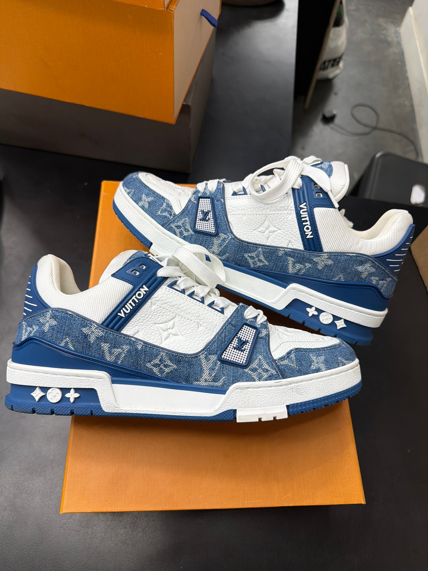 Louis Vuitton Trainer Denim (U) - 9M