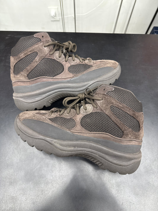 Yeezy Boot Oil (U) - 10.5M (NB)