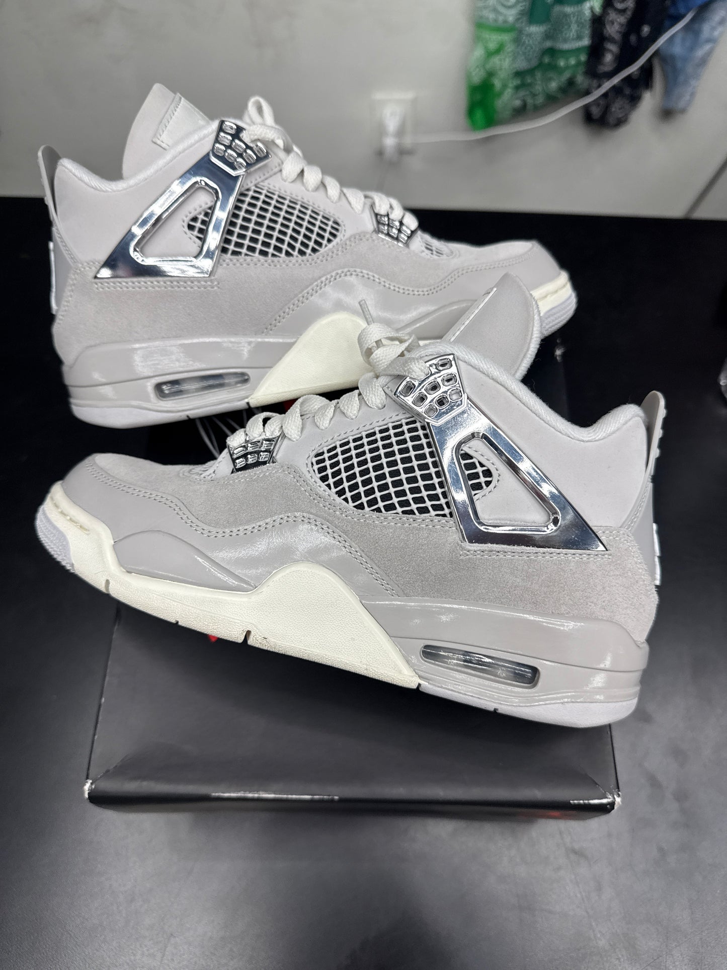 AJ4 Frozen Moments (U) - 7.5W