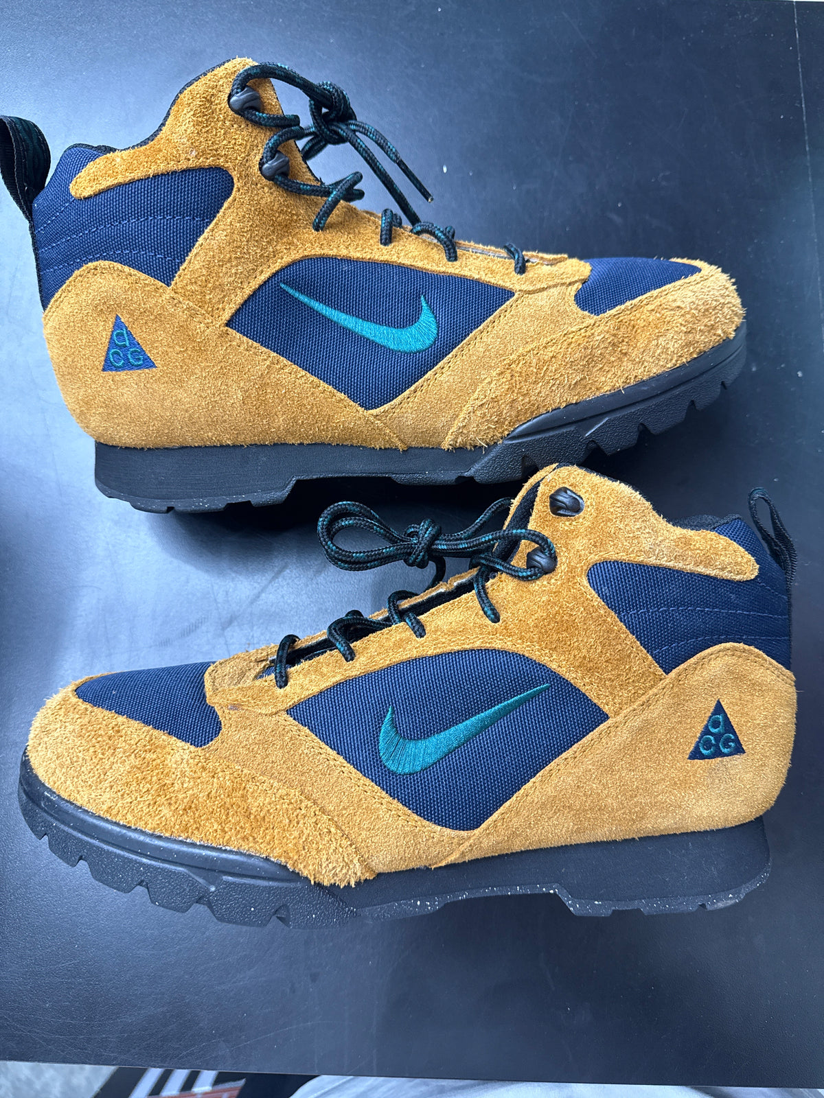 Nike ACG Boot Brown/Navy (U) - 11M (NB)**