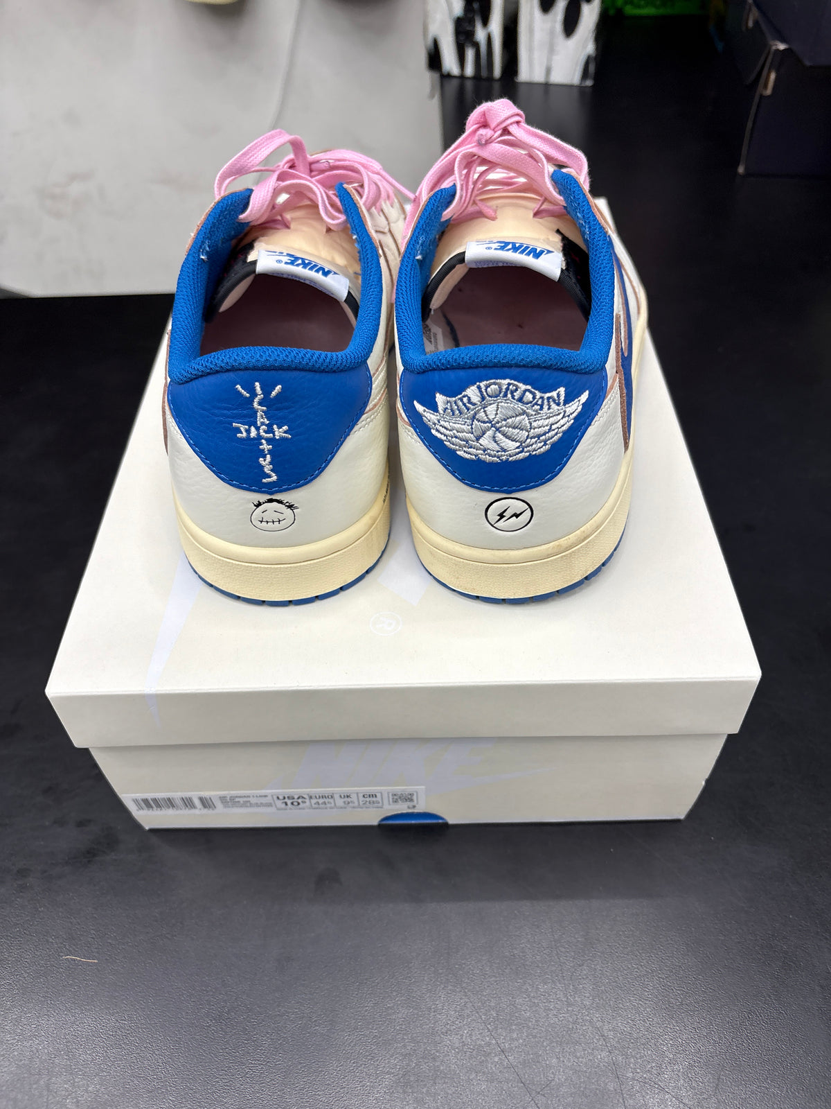 AJ1 Low Travis Scott Fragment (U) - 10.5M**