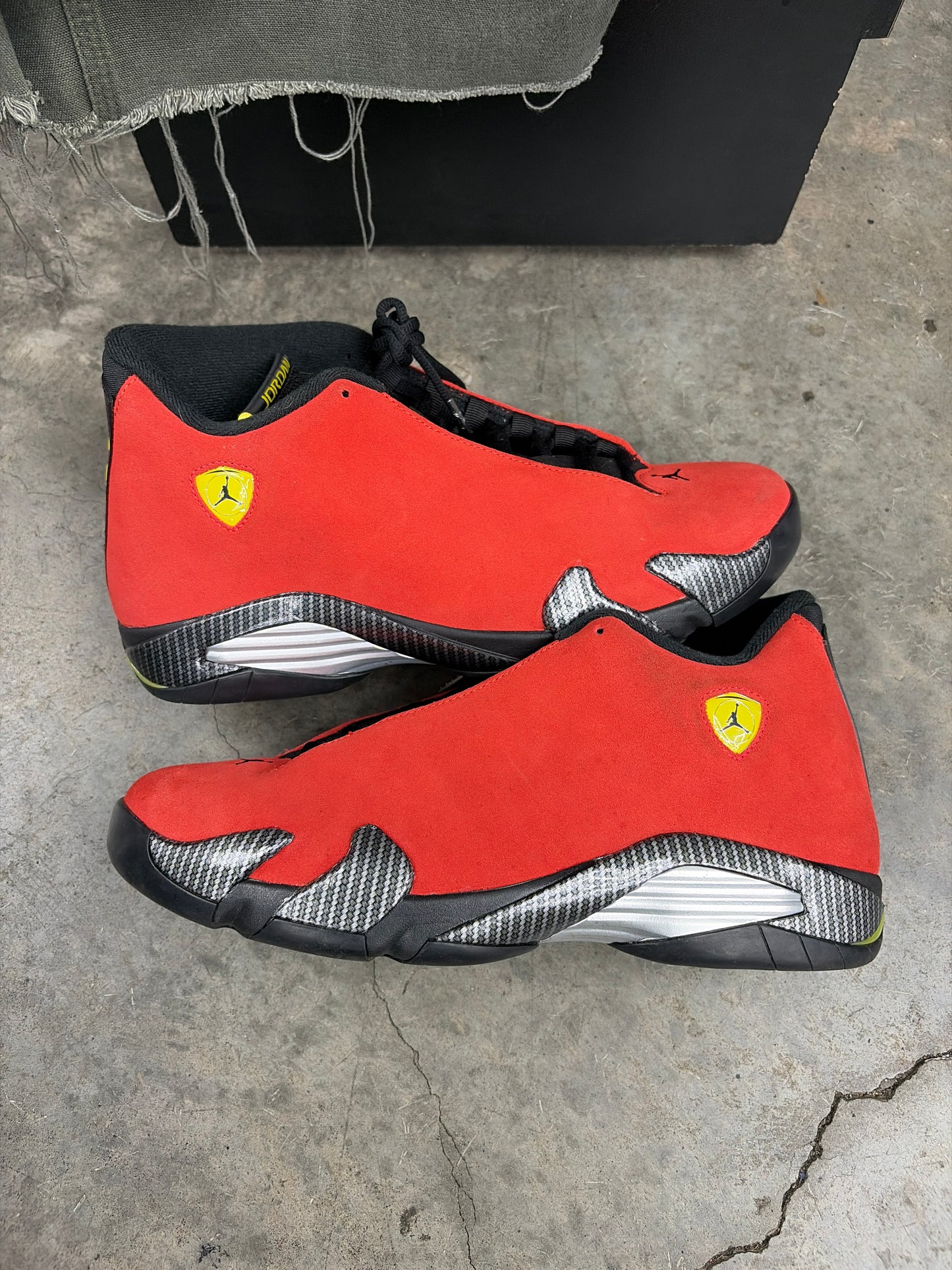 AJ14 Ferrari (U) - 12M (NB)**