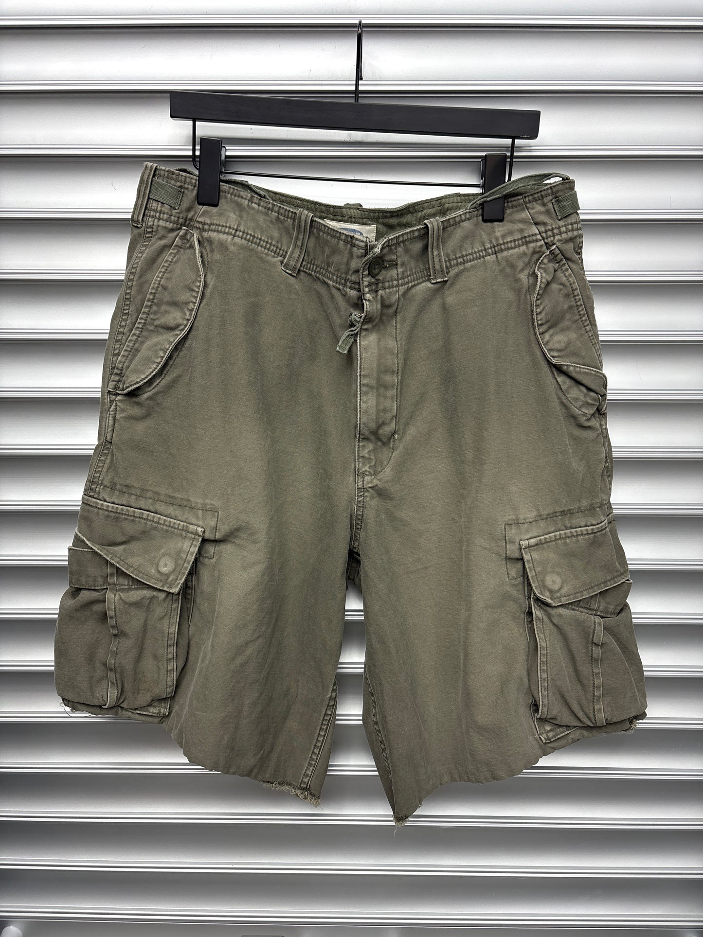 Vintage Green Cargo Shorts - 35**