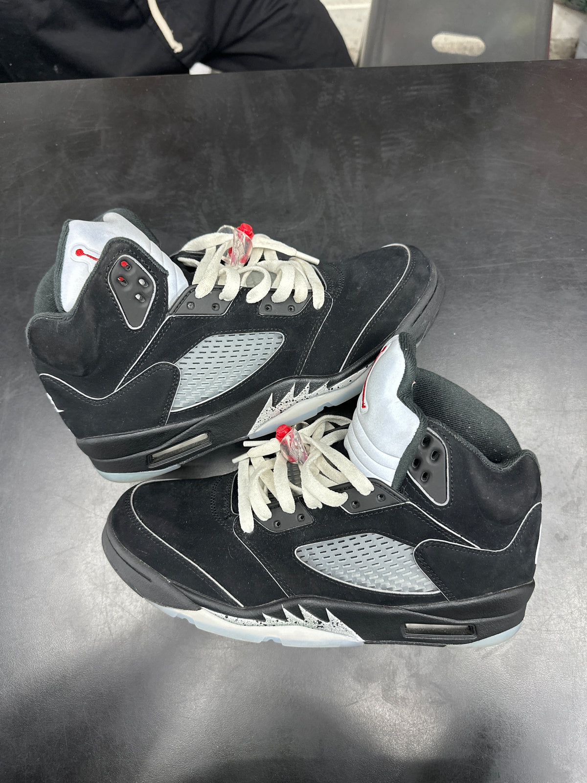 AJ5 Black Metallic (U) - 8M (NB)**