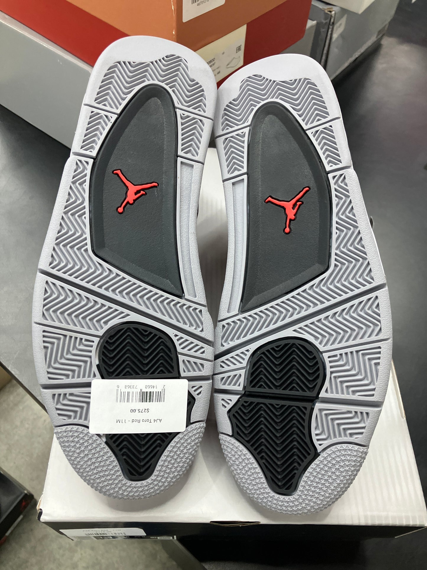 AJ4 Toro Bravo - 11M