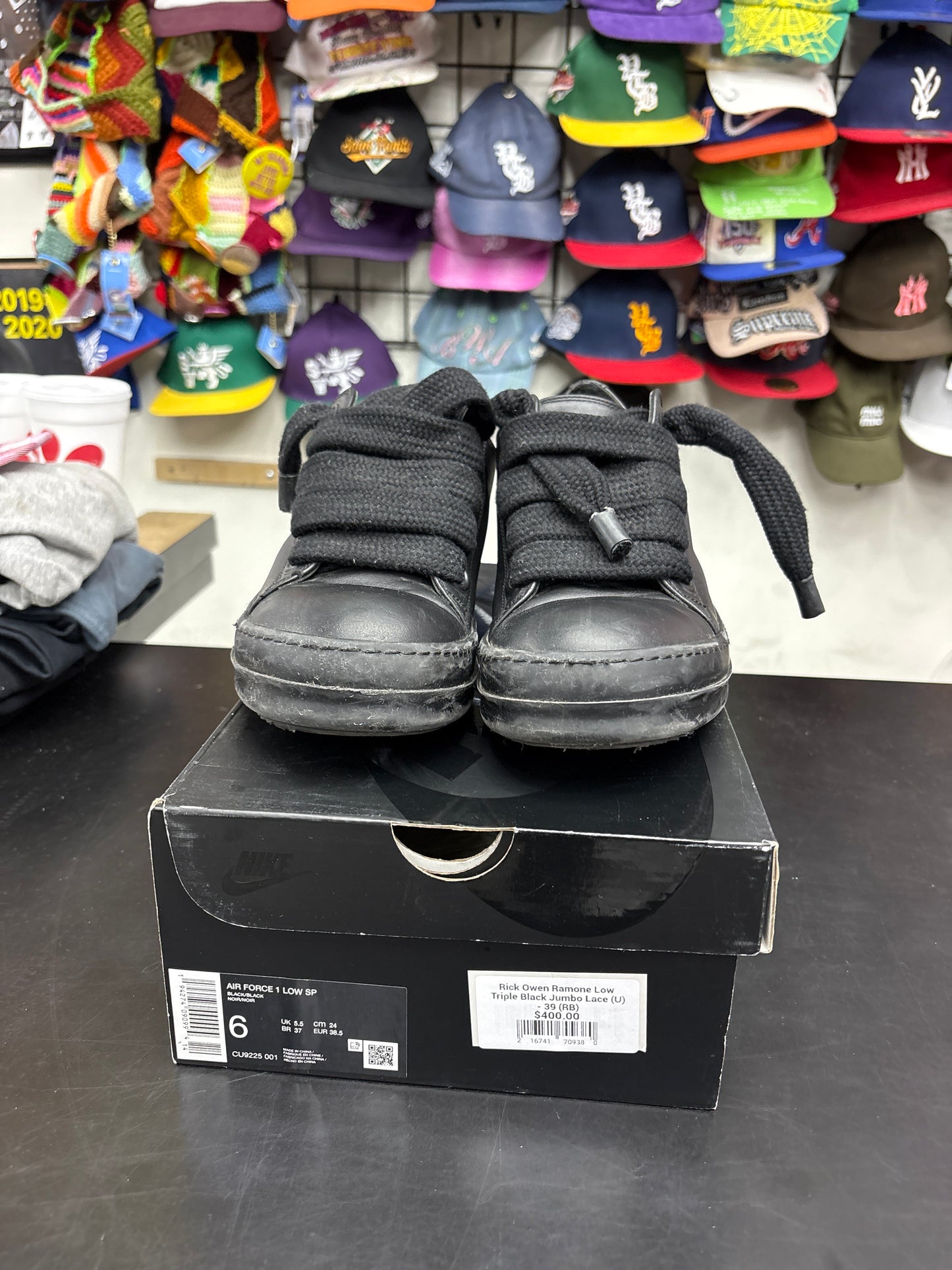 Rick Owen Ramone Low Triple Black Jumbo Lace (U) - 39 (RB)