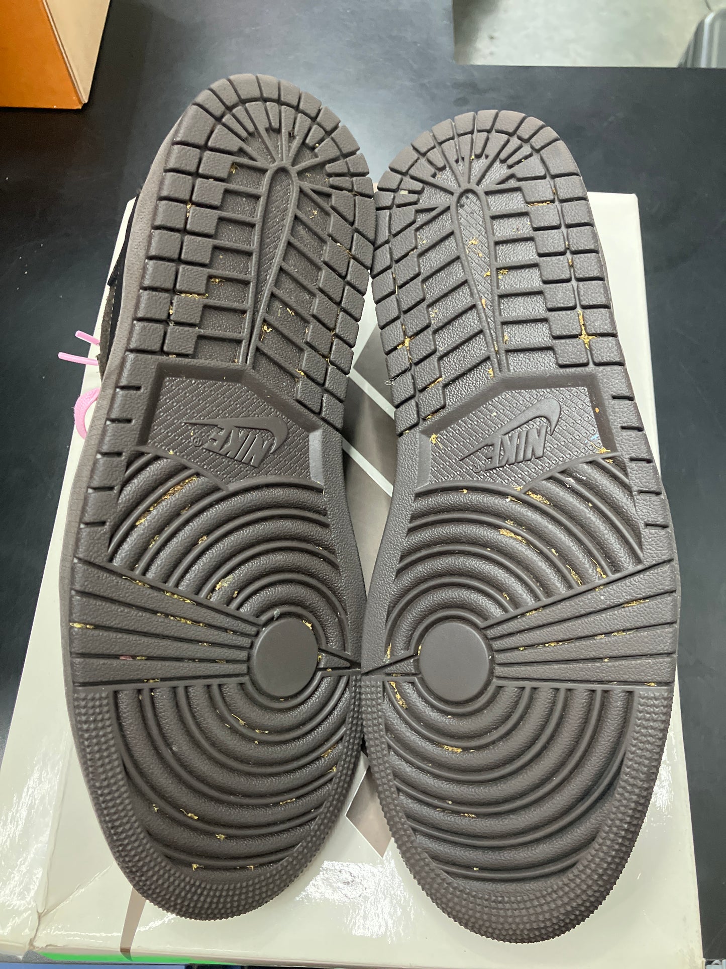 AJ1 Low Travis Scott Velvet Brown (U) - 9.5M