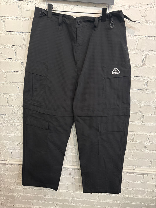 Raspberry Hills Convertible Cargos - L