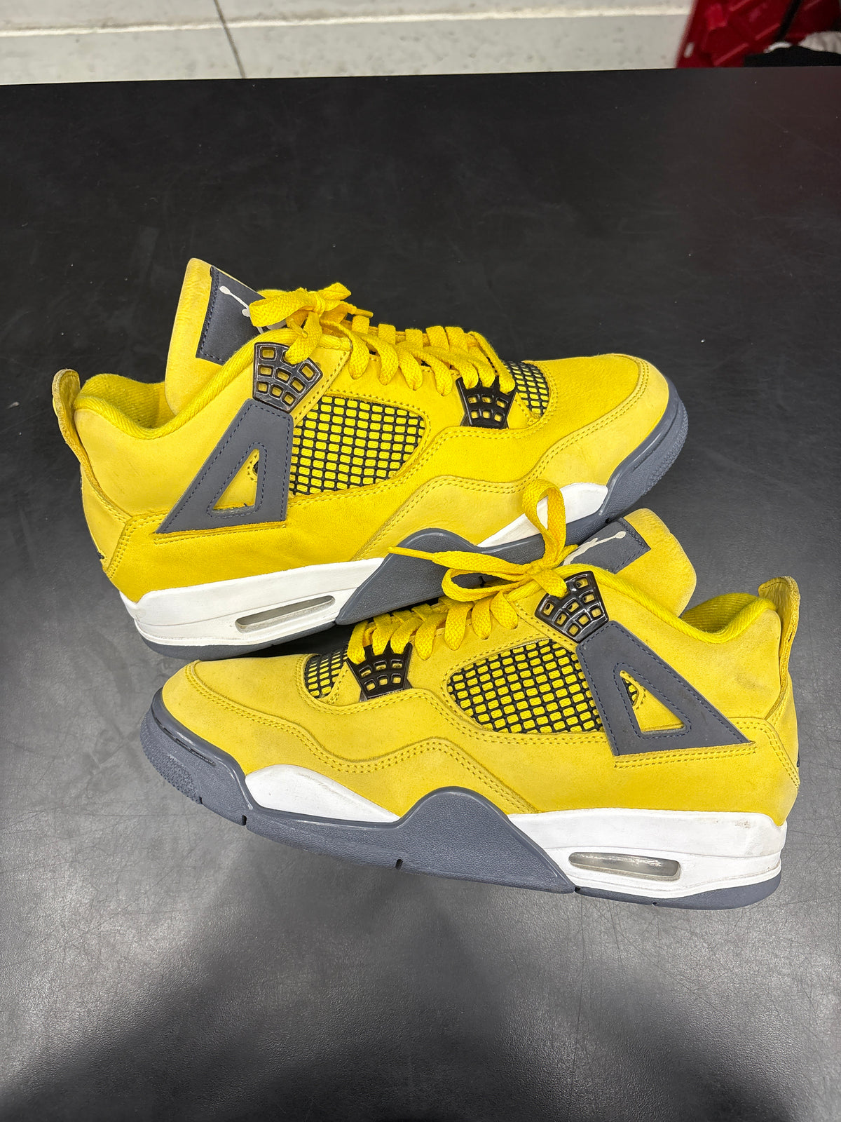 AJ4 Lightning (U) - 9M (NB)**