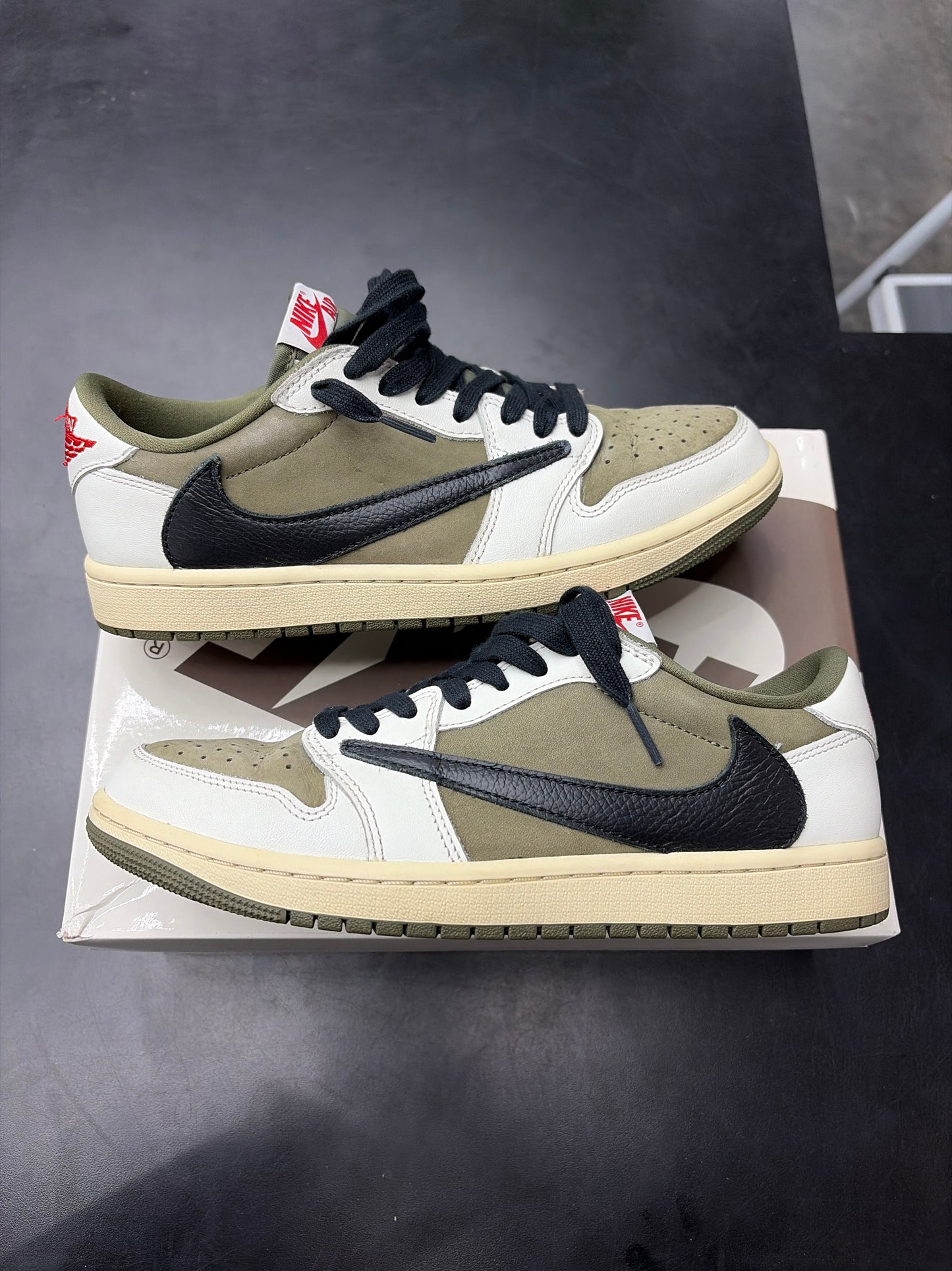 AJ1 Low Travis Scott Olive (U) - 8M