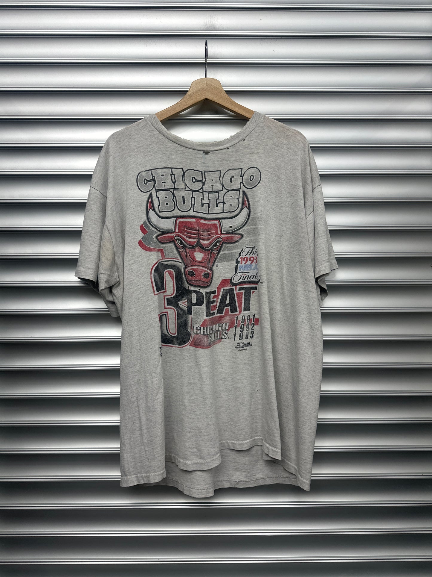 Vintage Chicago Bulls Thrashed Tee - XL
