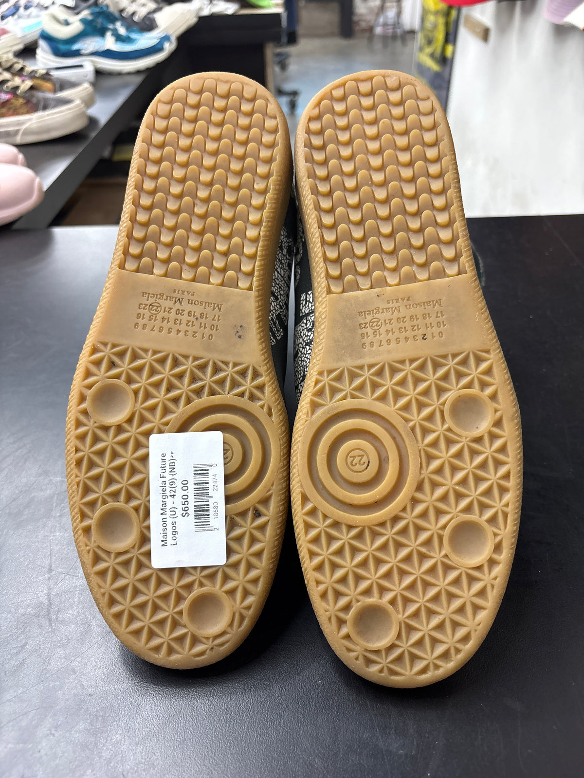 Maison Margiela Future Logos (U) - 42(9) (NB)**