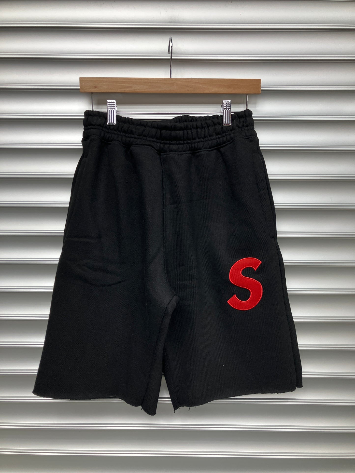 Solitare Black Red Shorts - S*