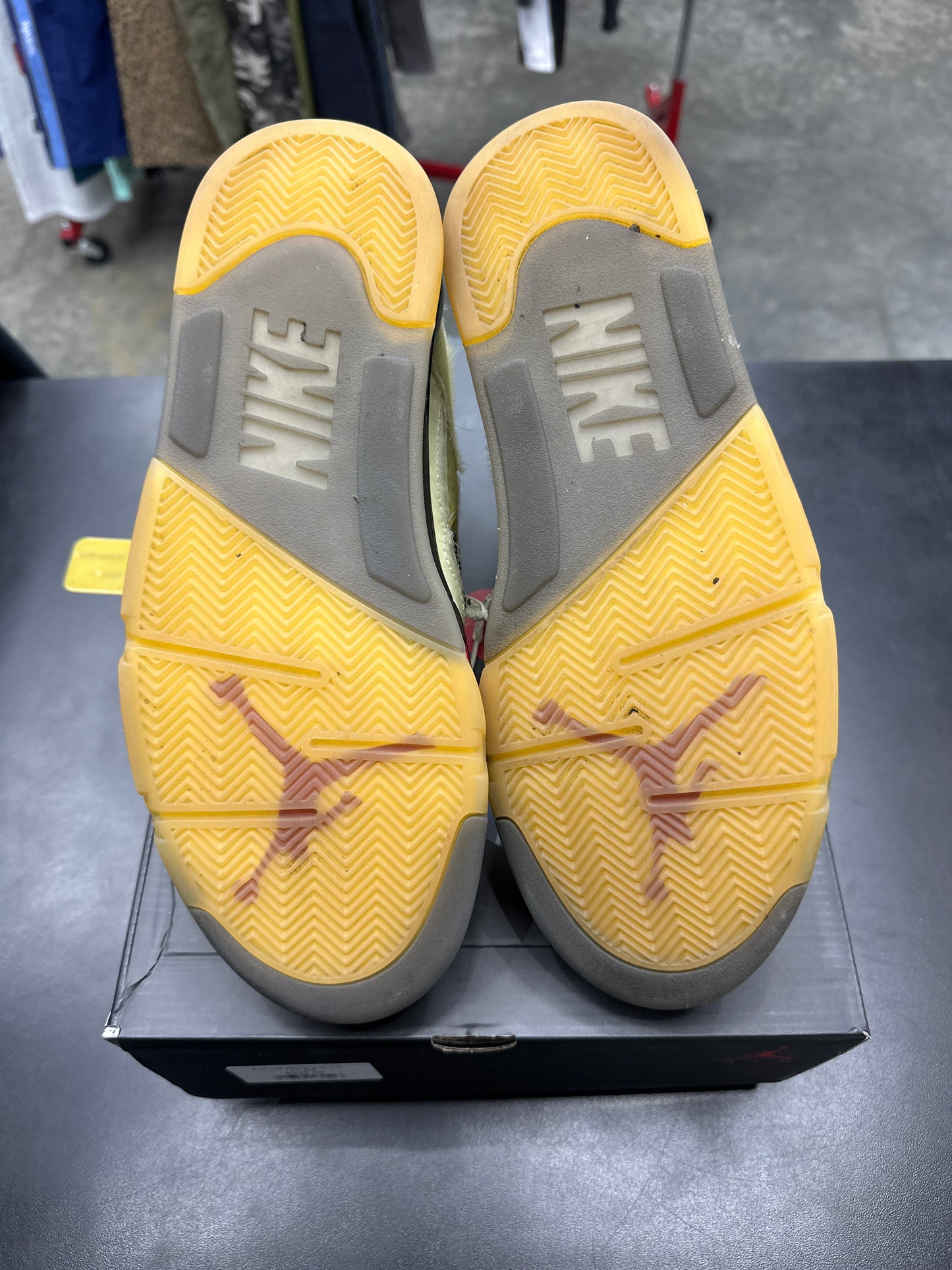 AJ5 Off White Sail (U) - 11.5M