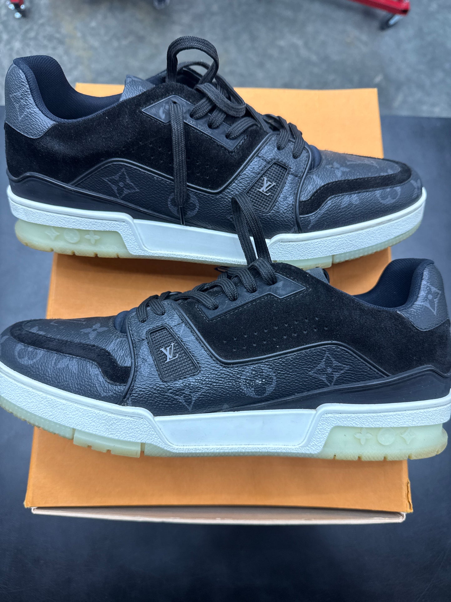 Louis Vuitton Trainer Black Monogram (U) - 11M