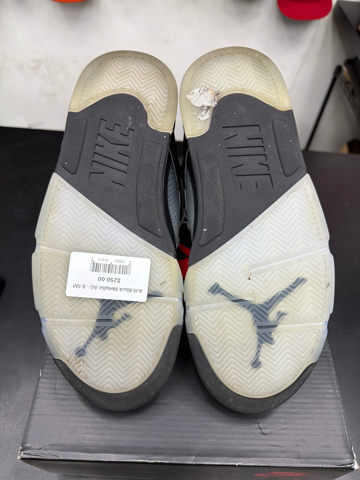 AJ5 Black Metallic (U) - 8.5M