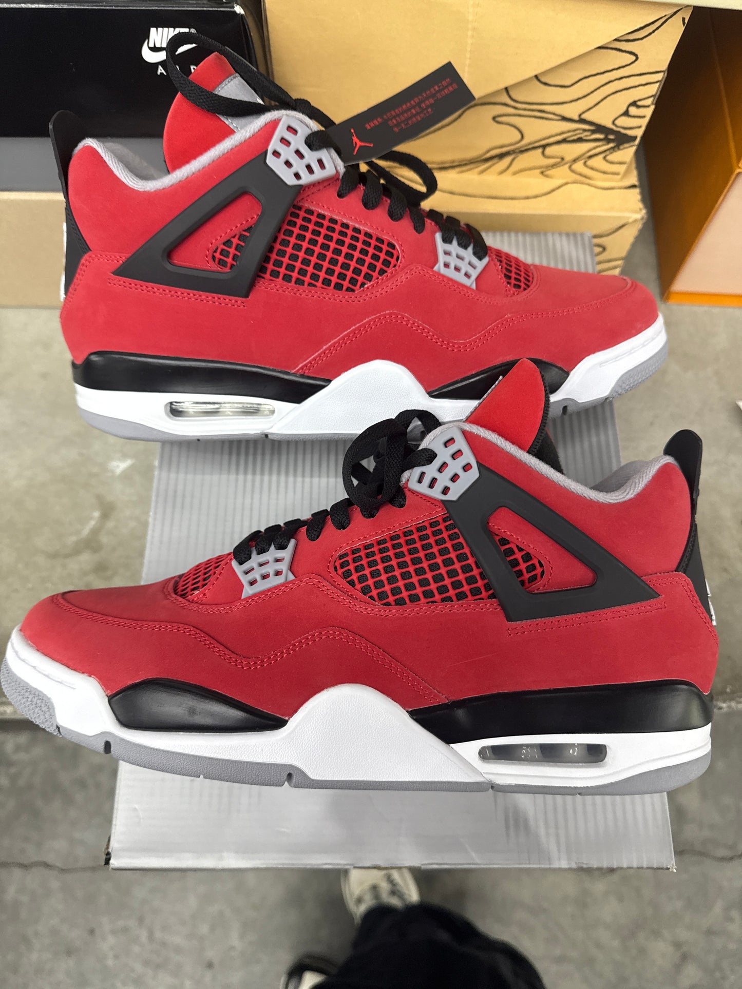 AJ4 Toro Bravo (U) - 12M