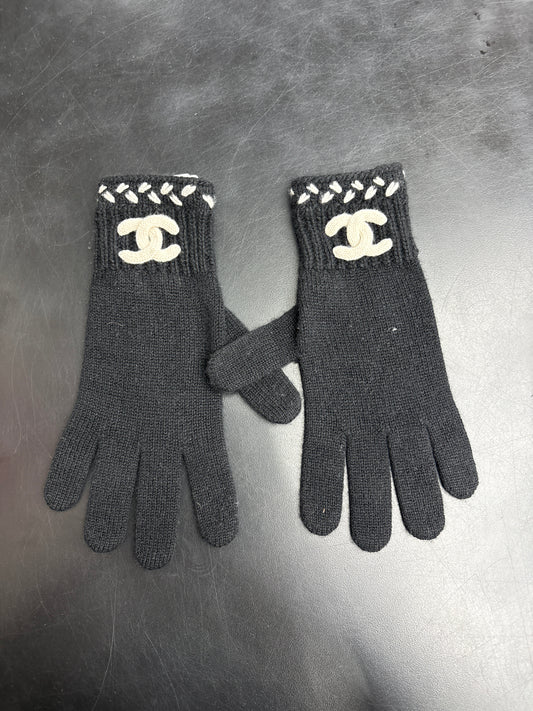 Chanel Black Knit Gloves **