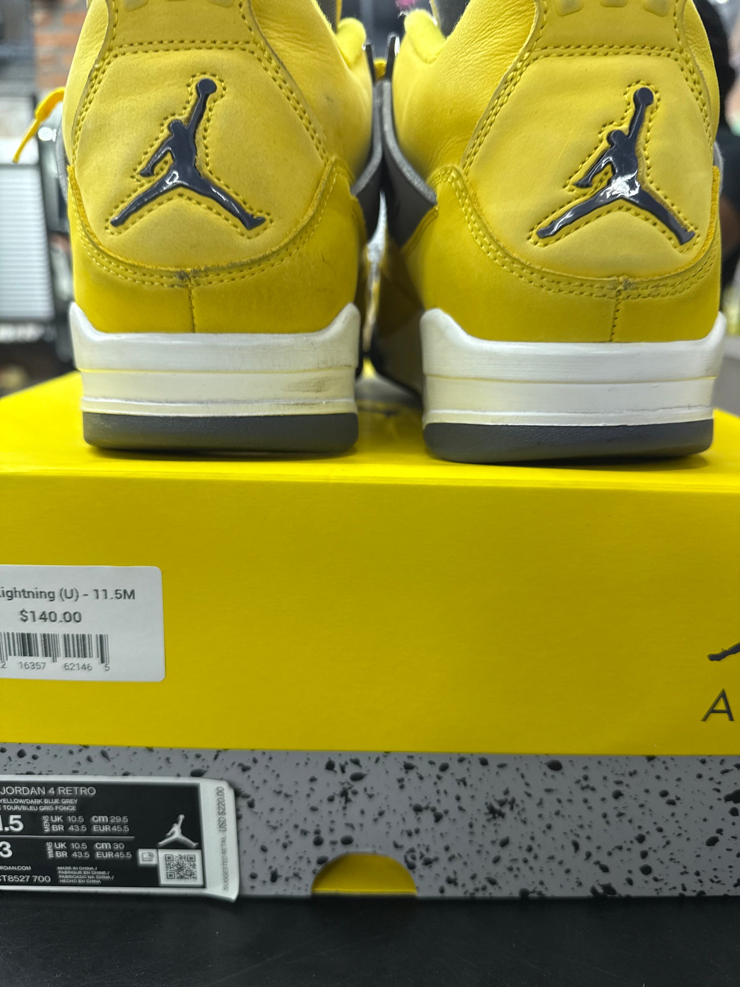 AJ4 Lightning (U) - 11.5M