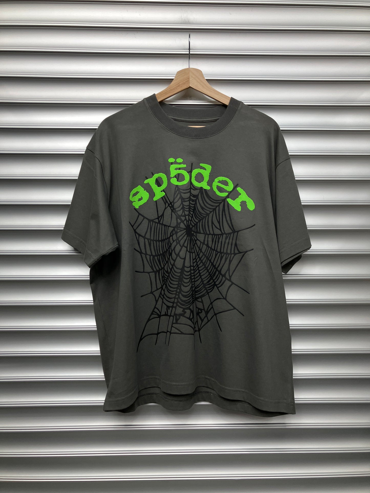 Spider Grey Web Tee - L