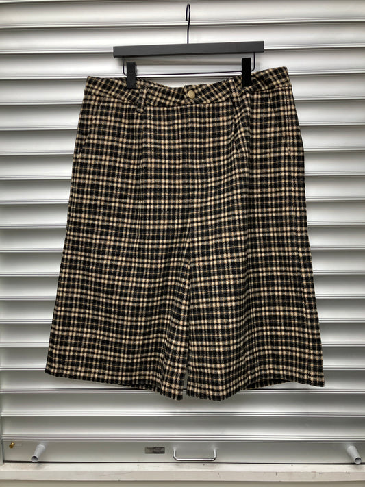 Hidden Season Plaid Shorts - M