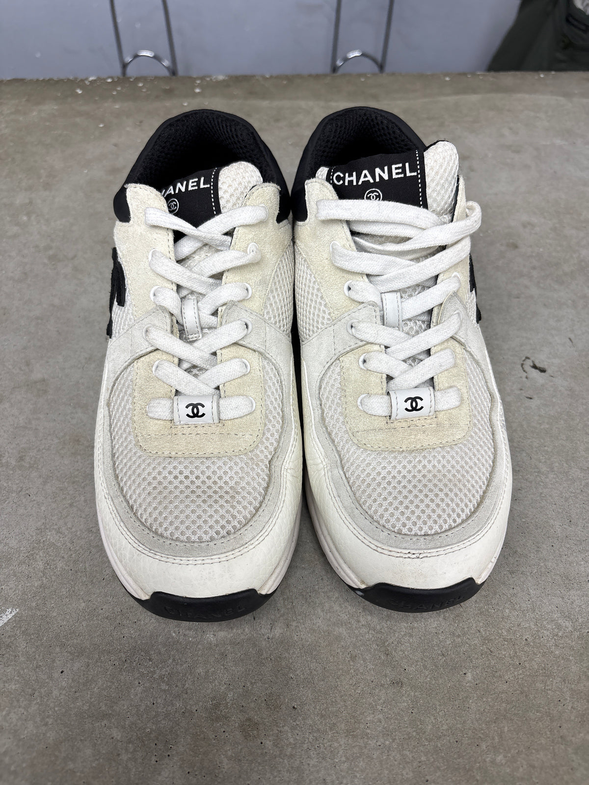 Chanel Trainer White/Black (U) - 39 (NB)**